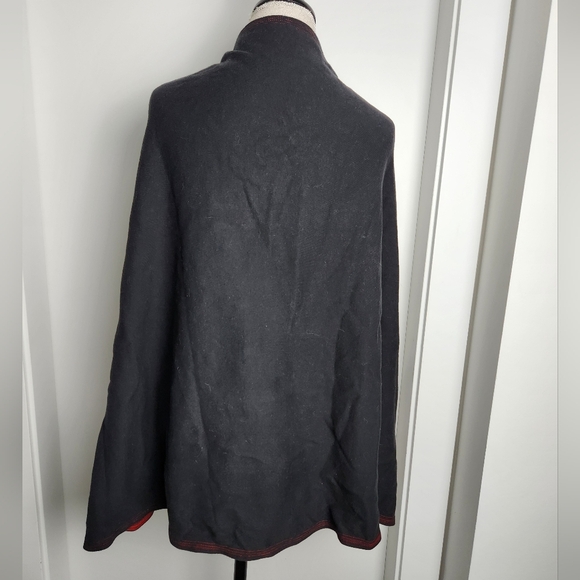 Vintage Indigenous Embroidered Cape Shawl - Picture 8 of 15